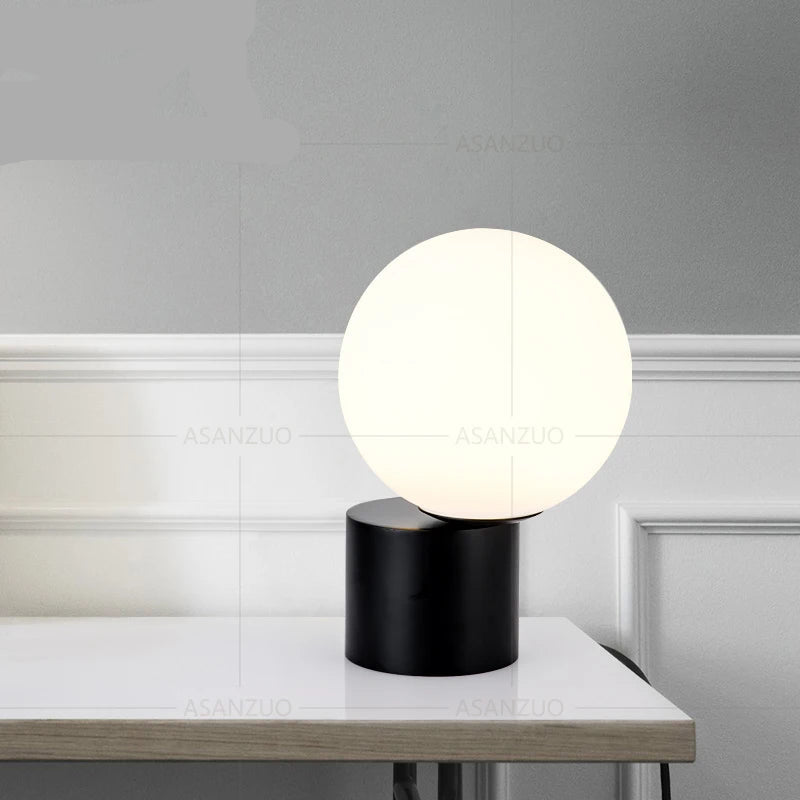 Lampe de chevet Design en forme de Boule en Verre - Opale