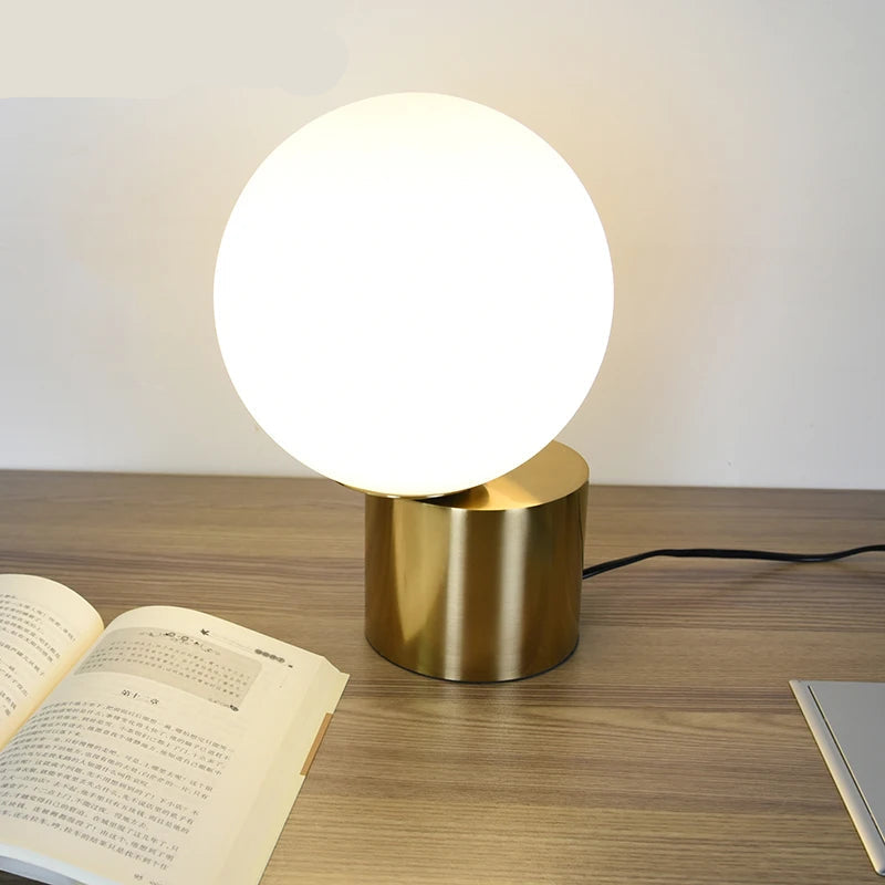Lampe de chevet Design en forme de Boule en Verre - Opale