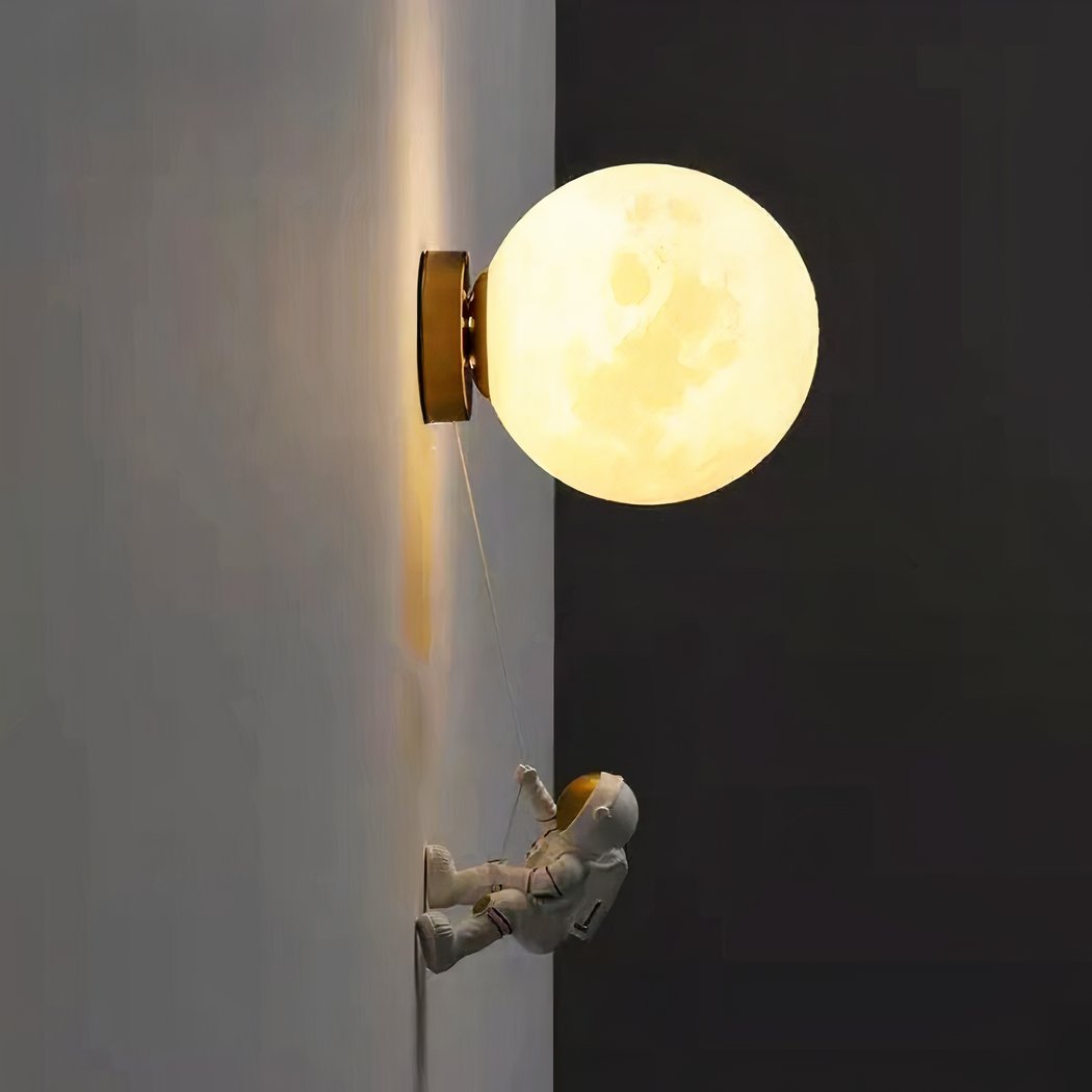 Lampe de chevet Murale Enfant LED Lune avec Astronaute - Opale